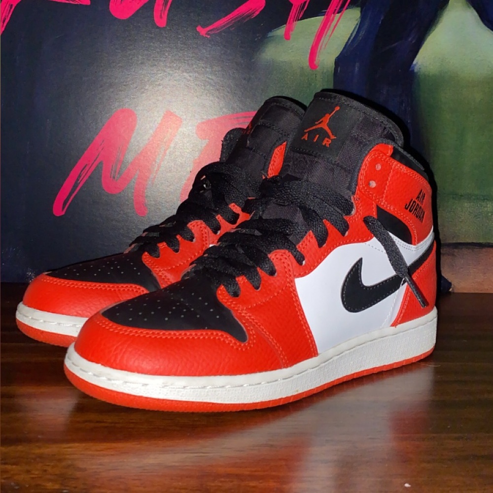 Jordan 1 Retro High Rare Air Max Orange